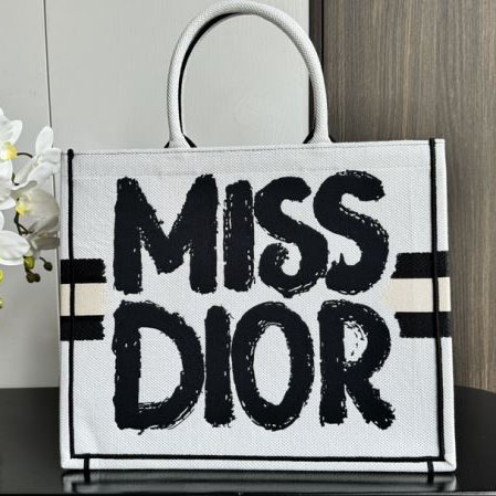 chr1st1an D10r shopping bags